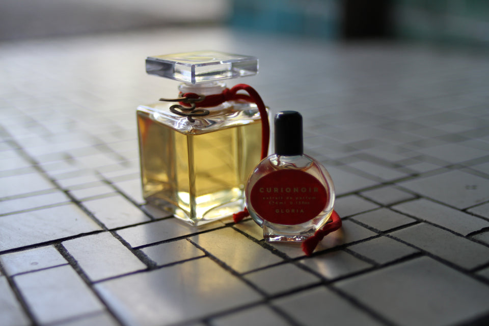 【希少】CURIONOIR GLORIA ポケットパルファム 4ml CURIONOIR - GLORIA